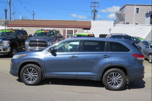Shoreline Blue Pearl 2017 Toyota Highlander XLE