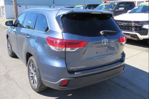 Shoreline Blue Pearl 2017 Toyota Highlander XLE