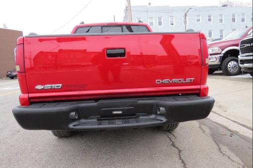2003 Chevrolet S-10 Base