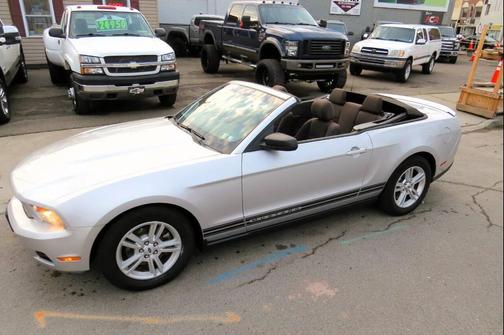 2012 Ford Mustang V6