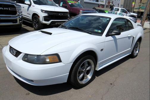 Oxford White Clearcoat 2001 Ford Mustang GT