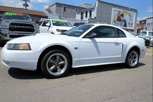 Oxford White Clearcoat 2001 Ford Mustang GT