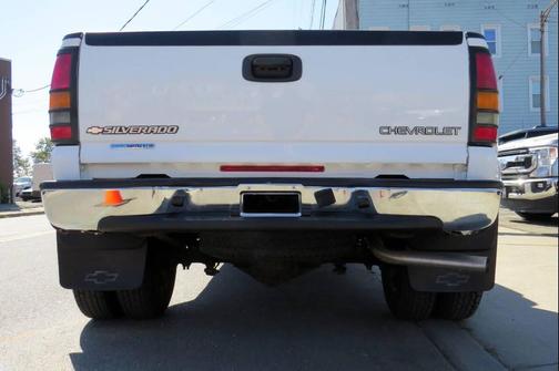 2004 Chevrolet Silverado 3500 LS