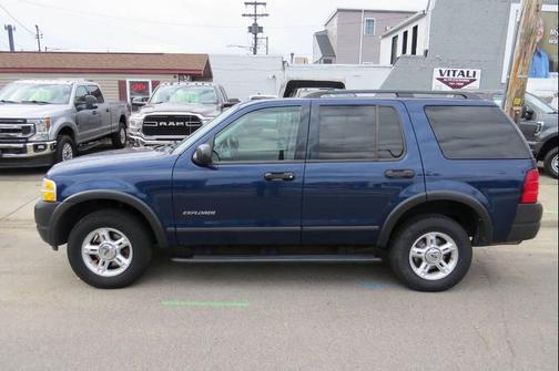 2004 Ford Explorer XLS