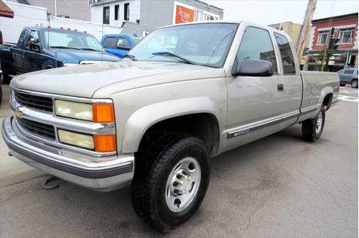 1999 Chevrolet 2500 K2500 LS 2dr 4WD Extended Cab LB HD