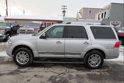 2012 Lincoln Navigator Base