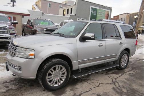 2012 Lincoln Navigator Base