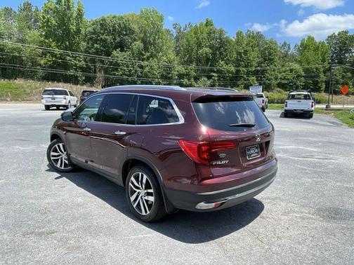 Burgundy 2018 Honda Pilot Touring