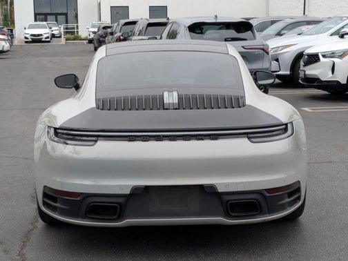 2021 Porsche 911 Carrera