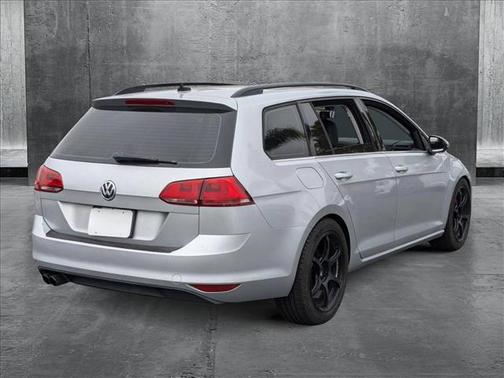 2017 Volkswagen Golf SportWagen TSI SE