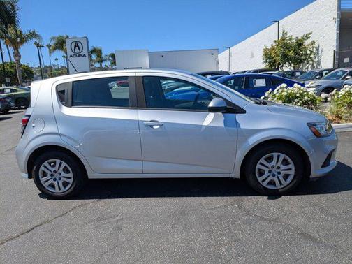2020 Chevrolet Sonic FWD Hatchback 1FL 5-Door