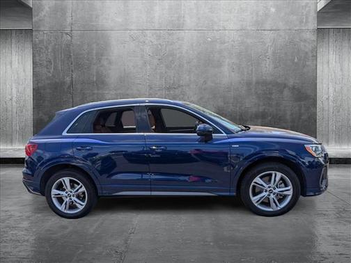 2022 Audi Q3 45 S line Premium