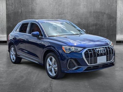 2022 Audi Q3 45 S line Premium