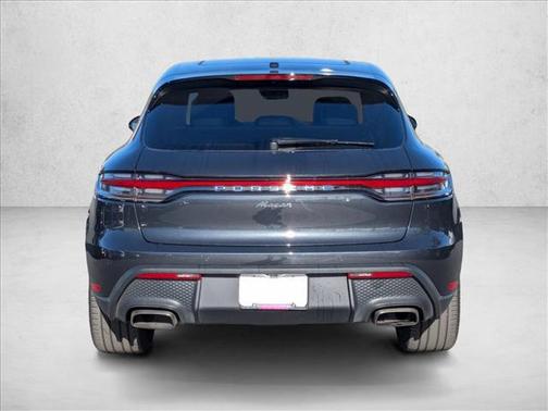 2022 Porsche Macan AWD