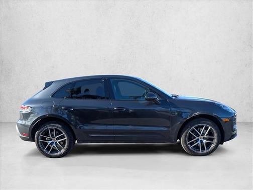 2022 Porsche Macan AWD