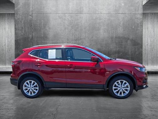 2022 Nissan Rogue Sport SV