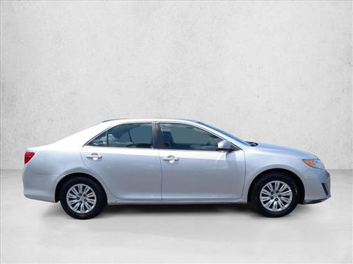 Classic Silver Metallic 2014 Toyota Camry LE