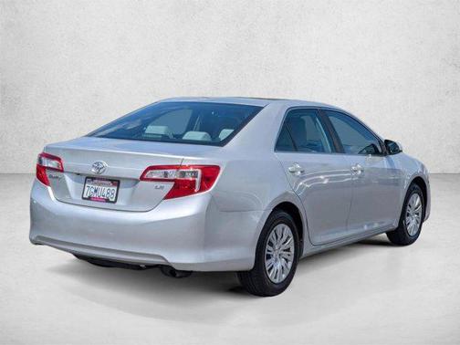 Classic Silver Metallic 2014 Toyota Camry LE