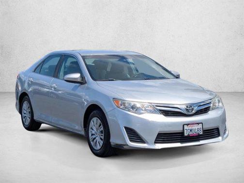 Classic Silver Metallic 2014 Toyota Camry LE