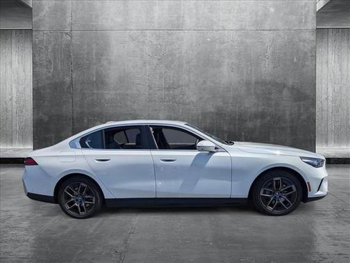 2024 BMW i5 eDrive40