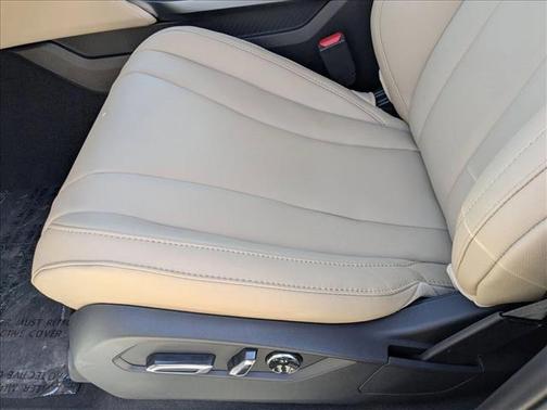 Platinum White Pearl 2026 Acura MDX Standard