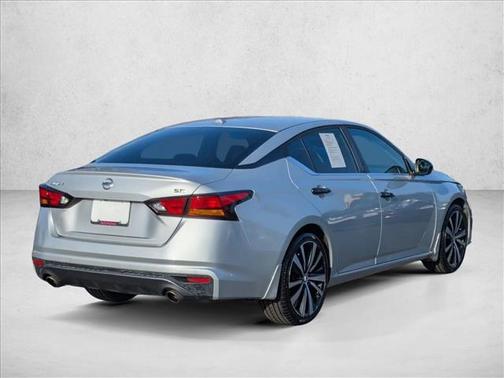 2020 Nissan Altima SR FWD