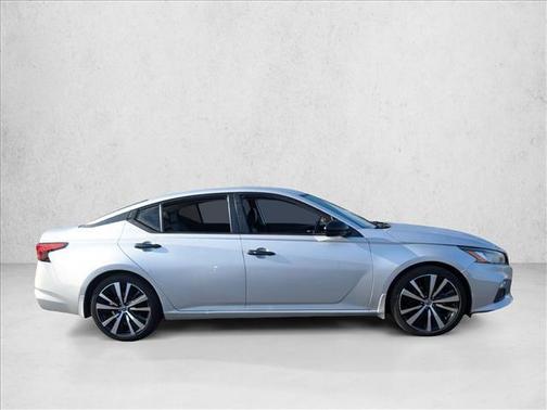 2020 Nissan Altima SR FWD