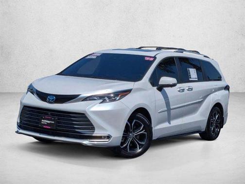 Wind Chill Pearl 2025 Toyota Sienna Platinum