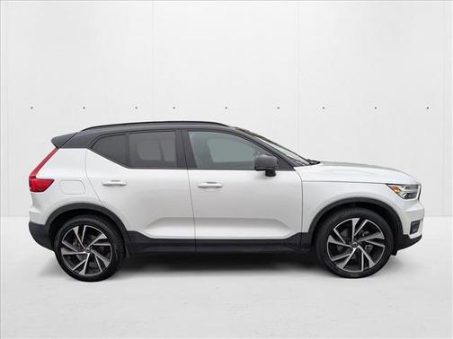 2021 Volvo XC40 T5 R-Design