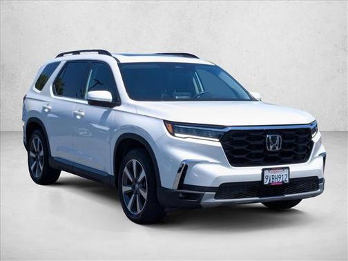 Platinum White Pearl 2025 Honda Pilot Touring 8-Passenger