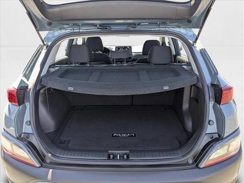 2022 Hyundai KONA SE