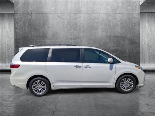 2015 Toyota Sienna XLE