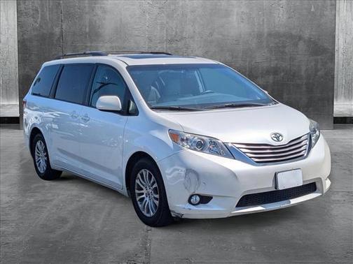 2015 Toyota Sienna XLE