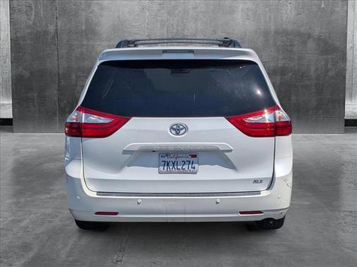 2015 Toyota Sienna XLE