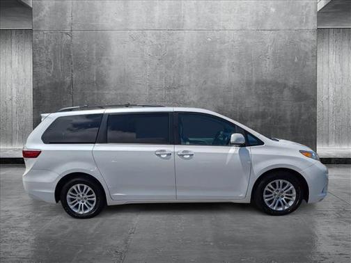 2015 Toyota Sienna XLE