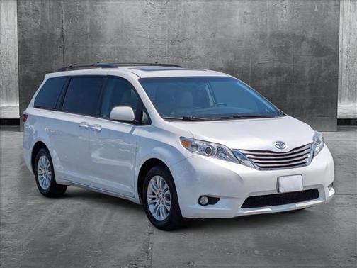 2015 Toyota Sienna XLE