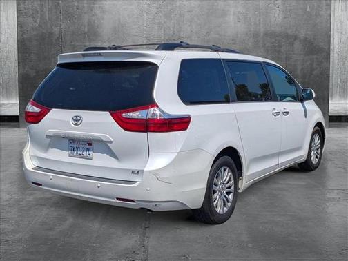 2015 Toyota Sienna XLE