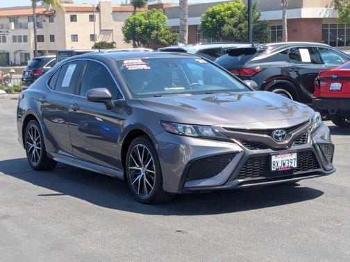2021 Toyota Camry SE