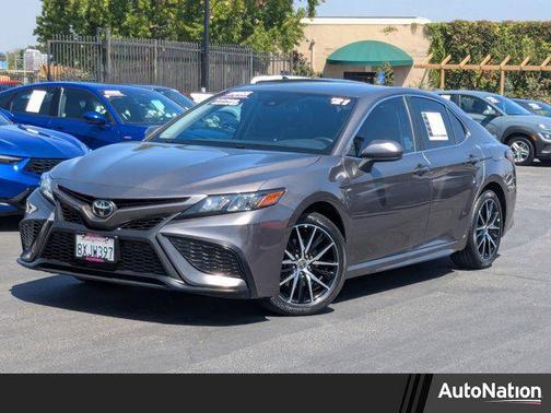 2021 Toyota Camry SE