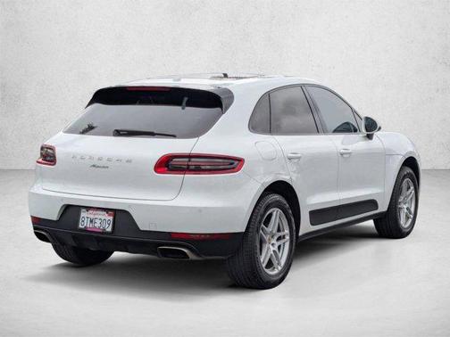 White 2018 Porsche Macan Macan