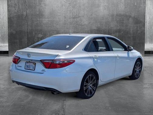 2016 Toyota Camry SE w/Special Edition Pkg