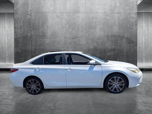 2016 Toyota Camry SE w/Special Edition Pkg