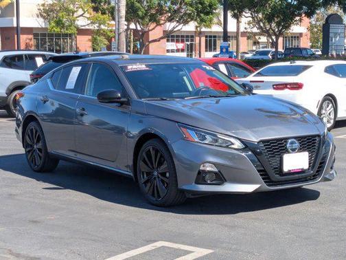 2022 Nissan Altima SR Intelligent AWD