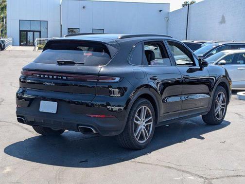 2024 Porsche Cayenne AWD