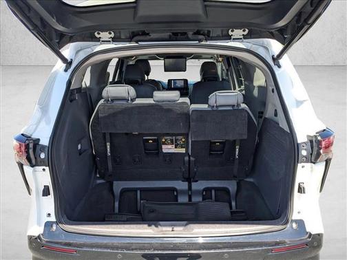 Blizzard Pearl 2021 Toyota Sienna Limited 7-Passenger