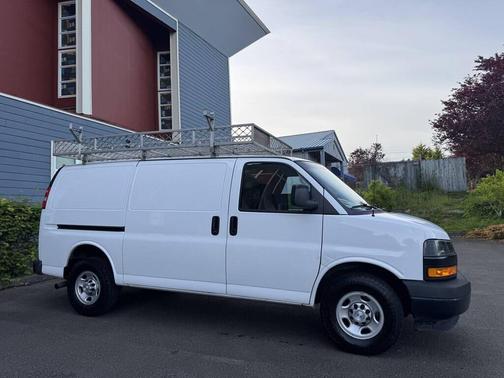 Summit White 2018 Chevrolet Express 3500 Work Van