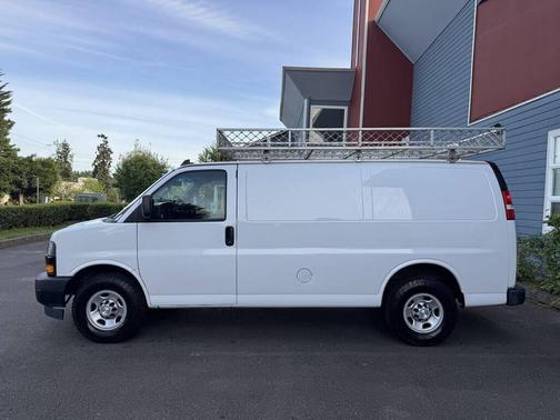 Summit White 2018 Chevrolet Express 3500 Work Van