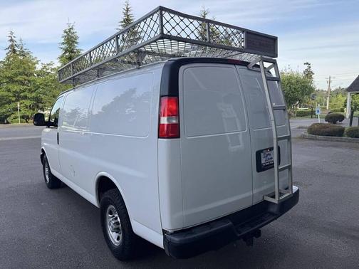 Summit White 2018 Chevrolet Express 3500 Work Van