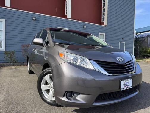 2012 Toyota Sienna LE