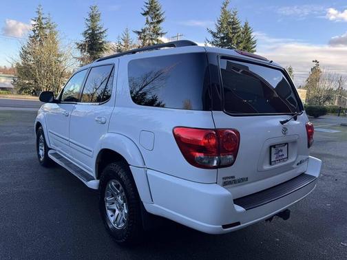2005 Toyota Sequoia SR5